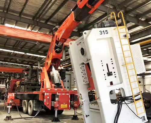 播州附近随车吊出租，轻松解决运输难题