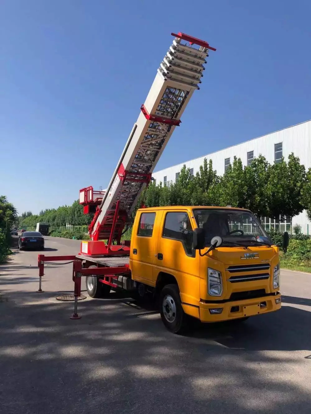 播州附近的云梯车出租服务：轻松解决高空作业需求