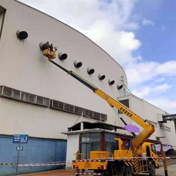 播州高空作业车出租服务：专业广告牌安装解决方案