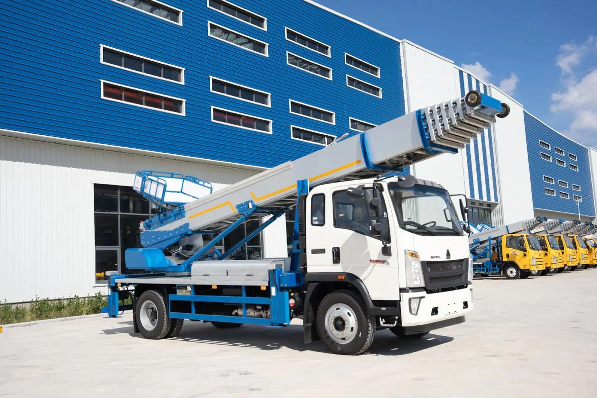 播州出租云梯车高空作业车 建筑垃圾搬运